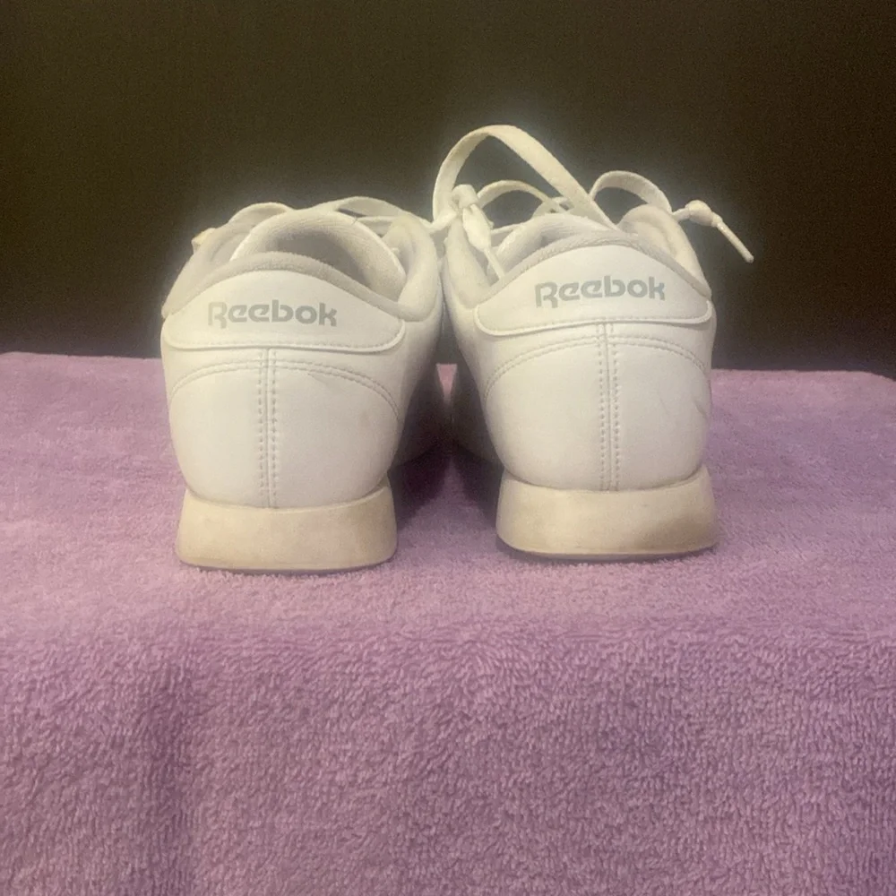 Reeboks - Picture 5 of 6